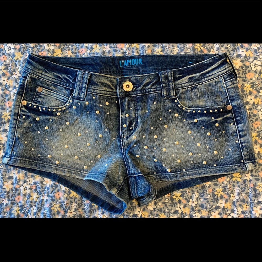 L’AMOUR Pearl & Jewel Infused Jean Shorts Size 5
